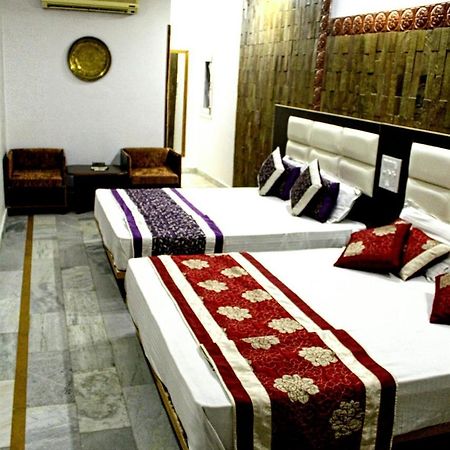 Kaveri Hotel And Restaurant Yamunānagar Zewnętrze zdjęcie