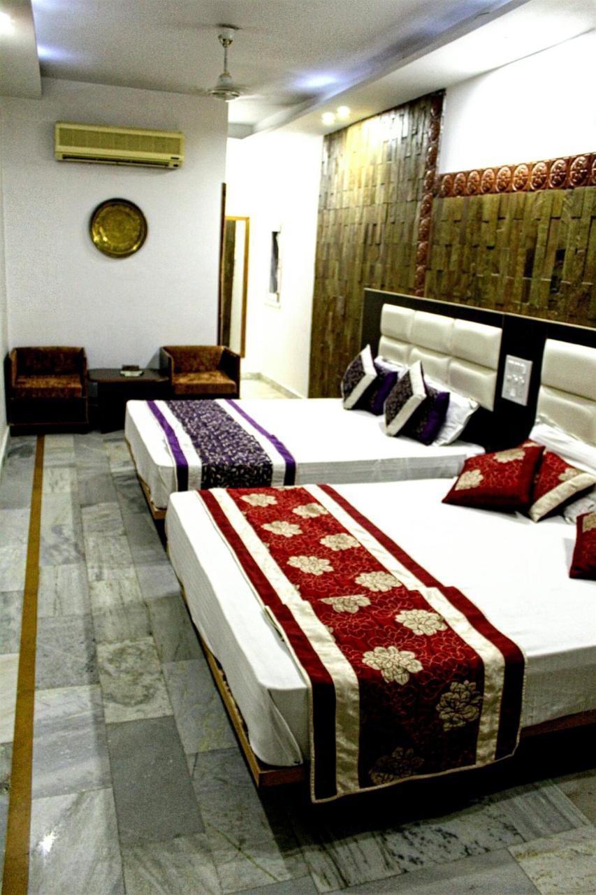 Kaveri Hotel And Restaurant Yamunānagar Zewnętrze zdjęcie